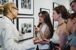 ​Практикантка Хати Такидзе в Арт-галрее Ельцин Центра