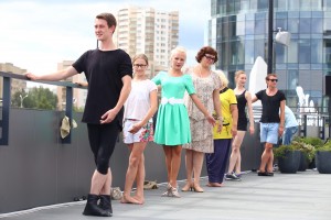 Уроки «ТанцТеатра» на открытой площадке у Ельцин Центра