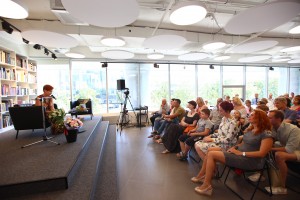 Презентация поэтического сборника Юлии Крутеевой «Жизнь как поэзия»