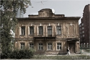 Екатеринбург, улица Гоголя, дом 9.  В этом доме в 1930-е годы жила семья Збыковских, три члена которых стали жертвами политических репрессий