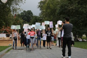 Перформанс «Театра.doc». «Время Август. День второй». Дефиле с лозунгами