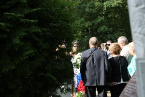 Возложение венков к памятникам погибшим в августе 1991 