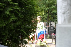 Возложение венков к памятникам погибшим в августе 1991