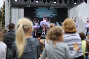 «Лебединое озеро. Время, вперед!». Фестиваль «Остров 1991» в Москве