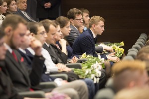 Наина Ельцина вручает именные стипендии студентам УрФУ