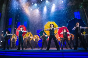 Кадры из киноверсии мюзикла «Поющие под дождем»