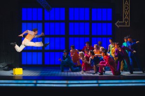 Кадры из киноверсии мюзикла «Поющие под дождем»