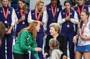 Наина Ельцина на церемонии закрытия Кубка Ельцина по волейболу 2016