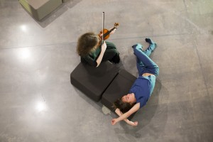 перформанс «Спокойной ночи, малыши! Взгляд сверху»