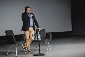 Виталий Манский представляет фильм «В лучах солнца»