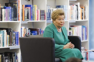 Наина Ельцина читает фрагменты своих мемуаров