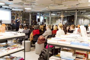 Презентация книги Ольги Шабуровой «Советский мир в открытке»