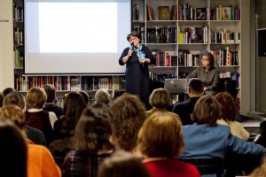 Презентация книги Ольги Шабуровой «Советский мир в открытке»