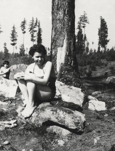 Наина Иосифовна Ельцина. Фотографии из личного архива (archive084)