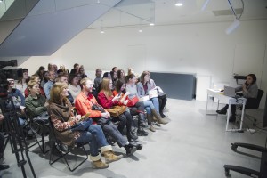 Лекция Полины Ивановой «Фотография как инструмент изучения города»