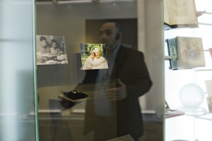 Экспозиция музея Б.Н. Ельцина. Свадебная фотография Ельциных и Ельцины на даче.