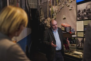 Авторская экскурсия Бориса Минаева, посвященная Наине Ельциной