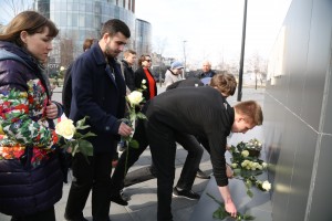 Екатеринбург. Возложение цветов к памятнику Б.Н. Ельцина
