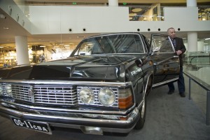 Водитель Бориса Ельцина Алексей Булгаков. Автомобиль «Чайка»