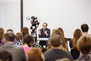 Лекция Леониды Кацвы «90-е – годы становления новой России»