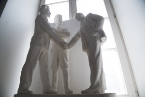 Троцкий, Сталин, Ленин. Эрнст Неизвестный. Музей истории Екатеринбурга