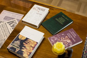 One talk. Полная версия: Книжная полка