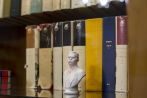 One talk. Полная версия: Книжная полка