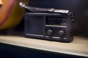 Полная версия: радиоприемники на баррикадах