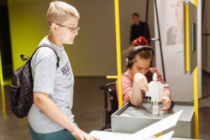 Американские школьники-инвалиды на выставке «Единомышленники»