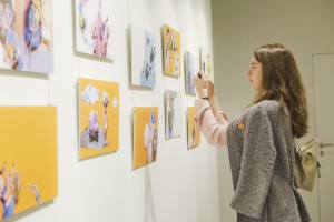 Открытие выставки Капки Кыневой «Бумажные истории»