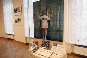 «Параллельные миры» Дмитрия Донского 