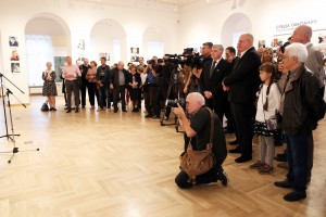 «Параллельные миры» Дмитрия Донского 