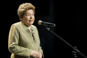 Наина Ельцина вручила студентам именные стипендии Бориса Ельцина
