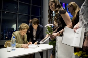 Наина Ельцина вручила студентам именные стипендии Бориса Ельцина