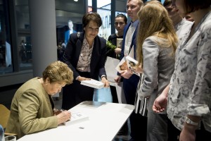 Наина Ельцина вручила студентам именные стипендии Бориса Ельцина