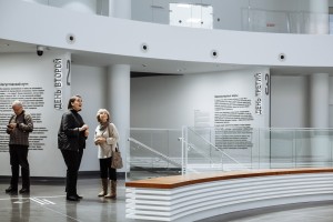 Лия Ахеджакова в Музее Ельцина