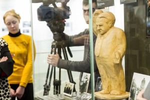 «​Ельцин-неваляшка». История одного подарка