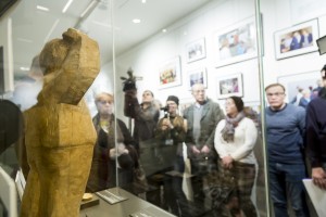 «​Ельцин-неваляшка». История одного подарка