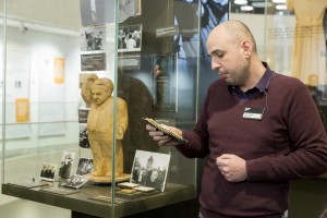 «​Ельцин-неваляшка». История одного подарка