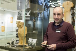 «​Ельцин-неваляшка». История одного подарка