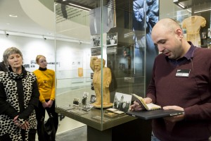 «​Ельцин-неваляшка». История одного подарка