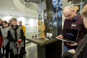 «​Ельцин-неваляшка». История одного подарка