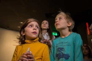 Детские мастерские: плакат