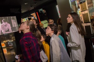 Детские мастерские: плакат