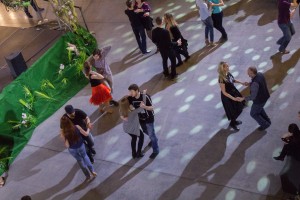 Танцы в Атриуме