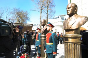 Открытие бюста Ельцина на Аллее правителей