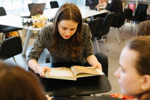 День открытых людей. Инклюзивные чтения «Истории, рассказанные на ушко»