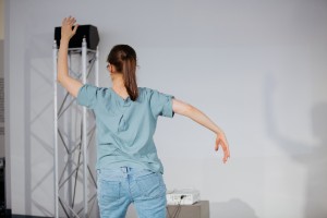 Танцевальный перформанс Екатерины Жариновой «Где-то там»