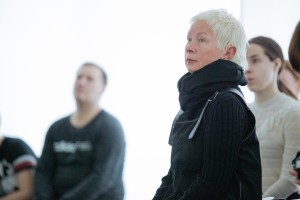 Танцевальный перформанс Екатерины Жариновой «Где-то там»