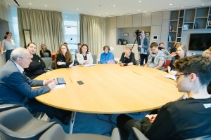 Встреча сотрудников Музея с Владимиром Волковым